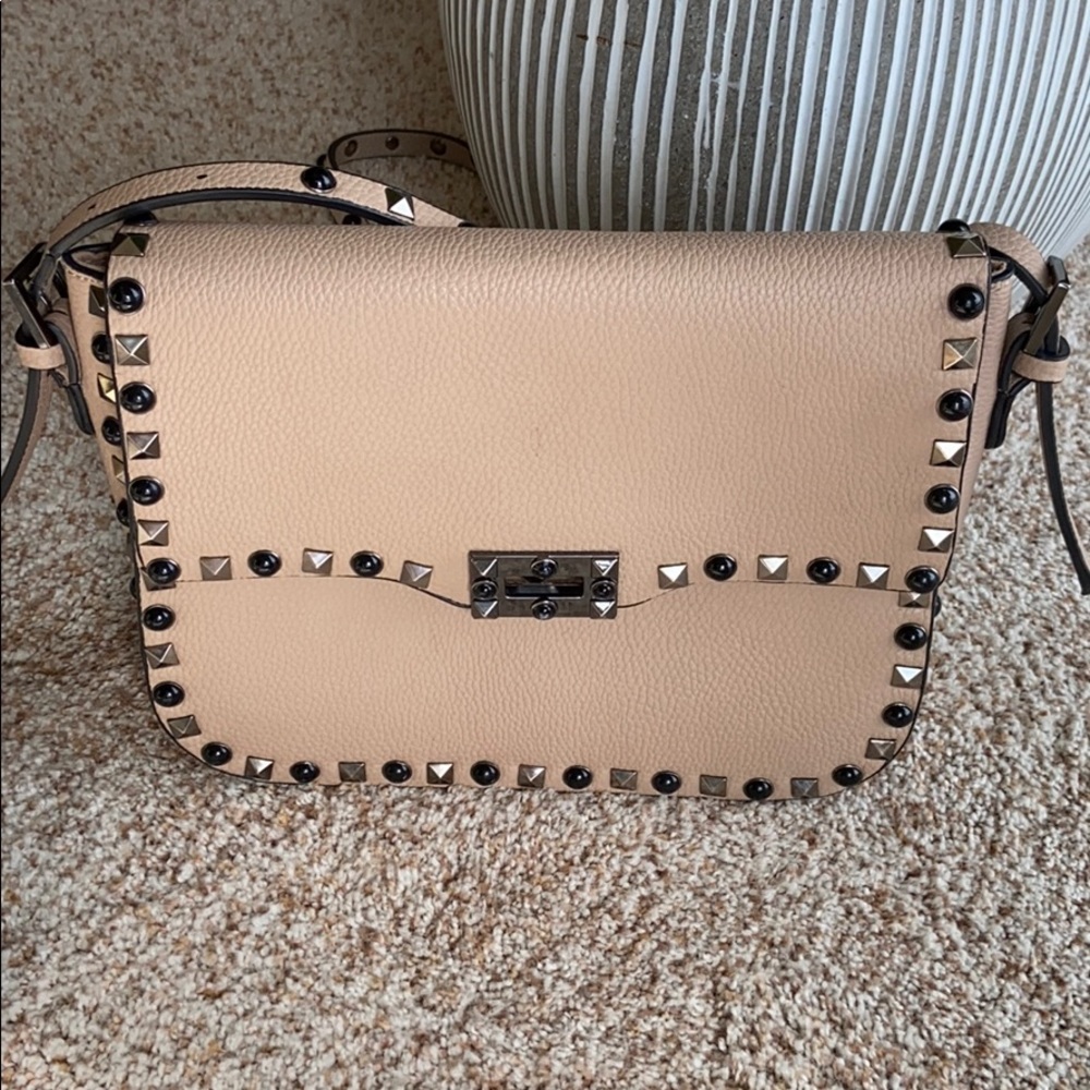 INZI CROSSBODY ROCKSTUD BAG